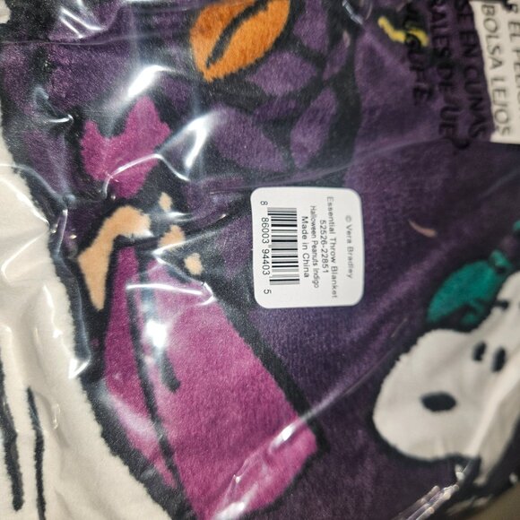 Vera Bradley Outlet Peanuts Halloween Essential Fleece Throw Blanket NWT - Picture 3 of 8